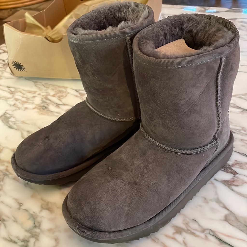 Kids Girls Uggs Gently Worn Sz 3 Grey